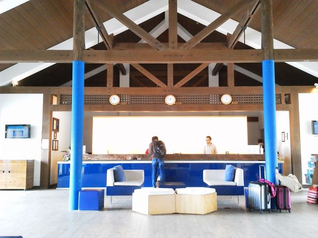 空港行の送迎時間は13時。ランチもホテルビュッフェでたらふく食べて、そろそろ出発の時間です。<br />1泊はあっという間。しかも悪天候でホテルの売り物のアクティビティに全く参加できなかったのが残念でした。<br />滞在中はGOが気になり、なんとなく落ち着かない気分だったので、クラブメッドは1泊にしておいてよかったかも。