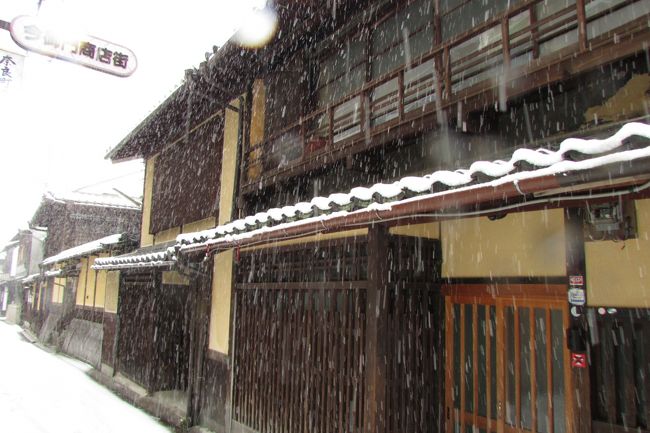 思い出だけが通り過ぎてゆく、、雪の降る町。<br /><br />『雪の降る町を』のフレーズが自然に浮かぶ。