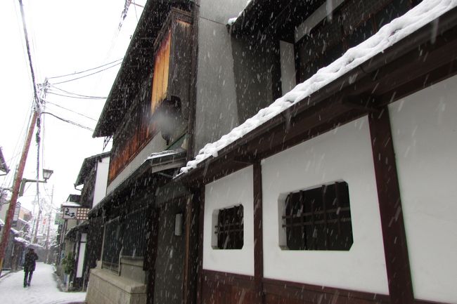 しーんと静まりかえった町。