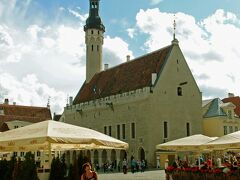 ラエコヤ広場から見る旧市庁舎。