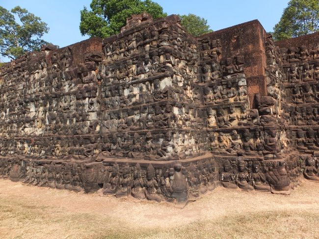ライ王のテラス。とても迫力がある。ここで、アンコール・トム観光は終わり。