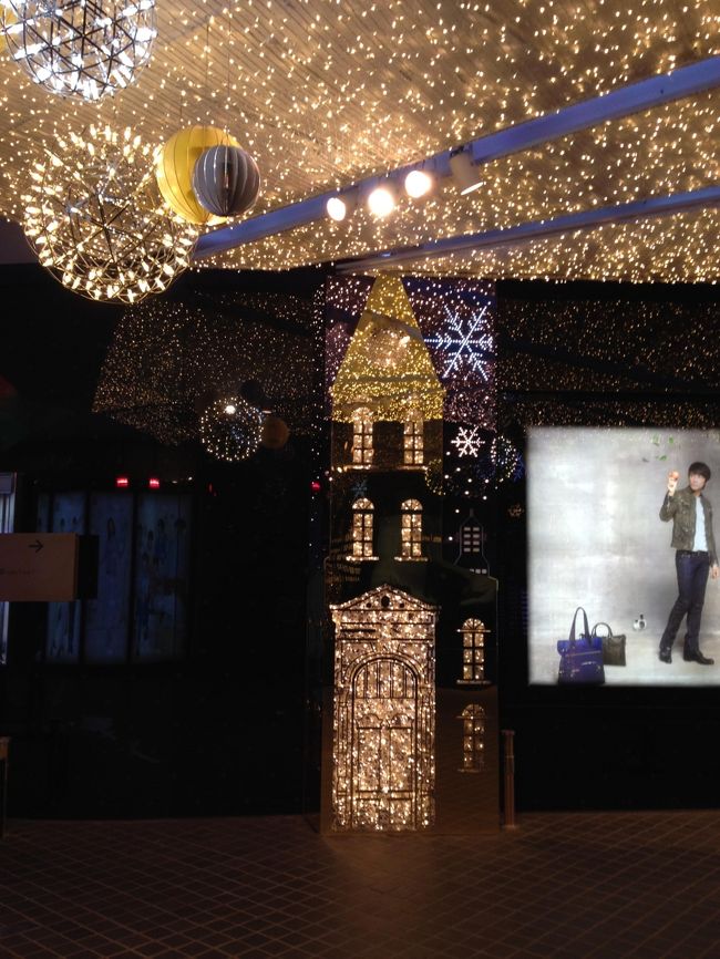 壁には韓流のアイドルたちがにこやかに〜。