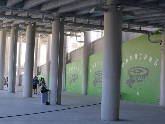 わくわくしながら入場