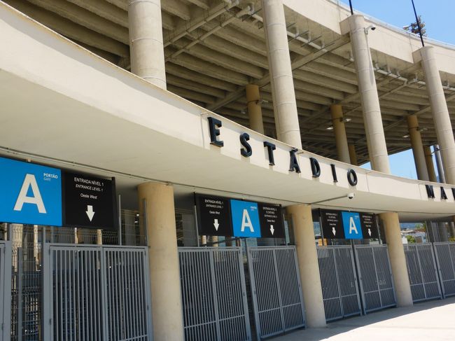 リオの観光、あちこち行ったけど<br />やはり、私的No.1は<br />2014 FIFAワールドカップの決勝戦会場<br />『マラカナンスタジアム』のツアー@30R＄<br />真新しい場内をスタッフが案内してくれるもの。<br /><br />ポルトガル・スペイン語がメインだけど<br />英語担当のスタッフが近くにいて説明してくれる。<br />この日は韓国人の大学生と私の二人。