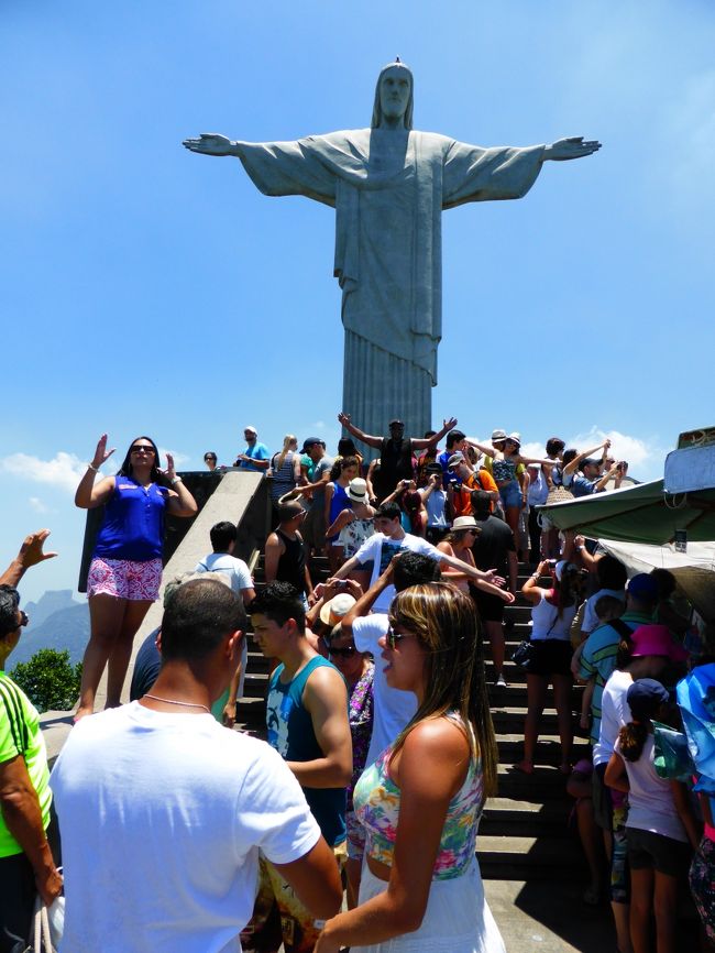 一通り、手続きを済ませたら<br />警察署でゲットした地図を握り締め<br />観光へGO!<br /><br />ところ狭しと手を広げている<br />観光客のみなさんに圧倒され<br />