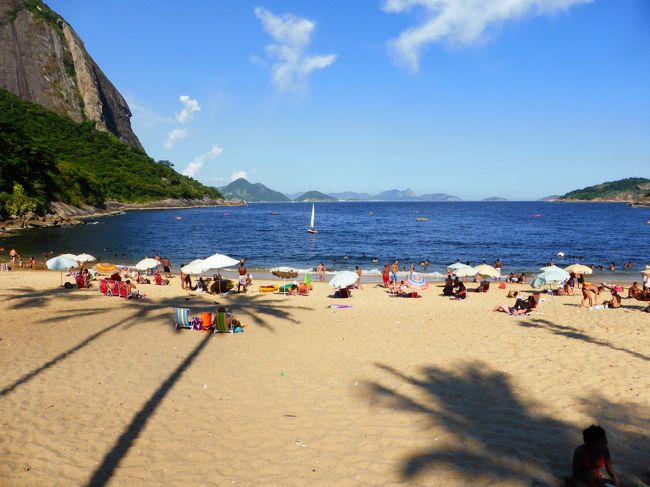 宿から近いビーチで<br />しばしたそがれる。