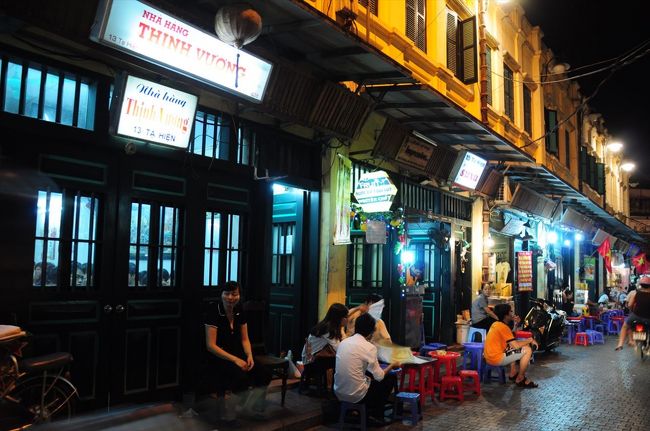 小さいお店だけど地元の人出ものすごく混んでいるお店なんかもあったりして面白いです。