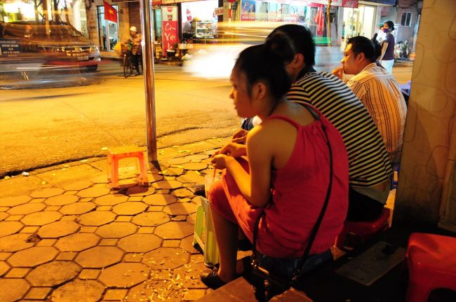 ハノイ大教会の前にあったコーヒー店に入りました。