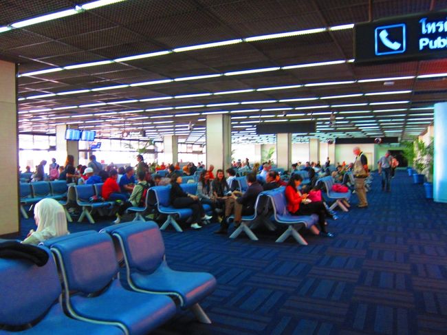 空港の待合室。<br />ここまで何とかやってくることが出来ました。<br />本当に夢のミャンマー＆リベンジミャンマーです。<br />うれしさあまってテンションマックス↑↑