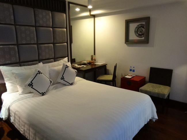 この部屋で一泊3000円！<br /><br />ベトナムの物価が安いとは言え、めっちゃいい部屋です。