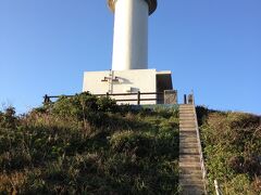 宿の奥さんに教えてもらった御神崎へ夕陽を見にやって来ました(^ ^)
ここは市街～川平を結ぶルートから外れているので、時間にゆとりがないとあまり来る機会がないかもしれませんが…