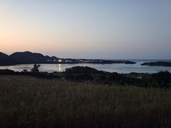 中原から見た黄昏の川平湾。