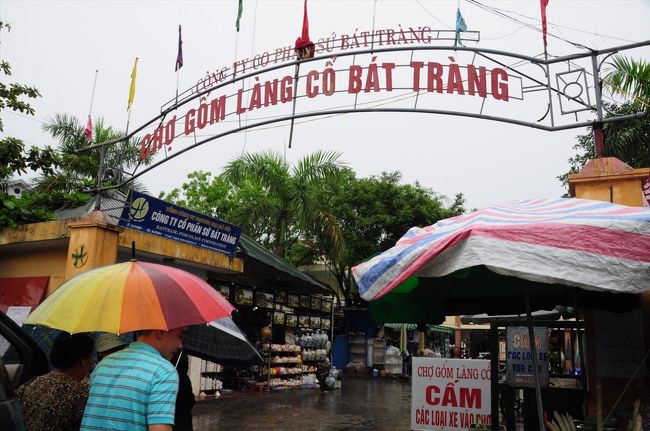 陶芸市場にやってきました。