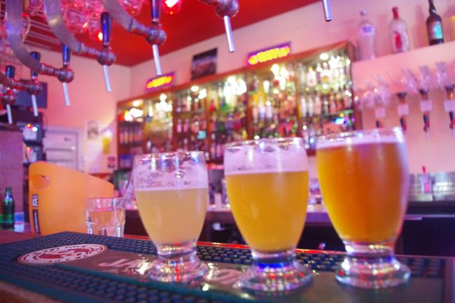 デリリウムカフェのベルギービール。３つで６€。