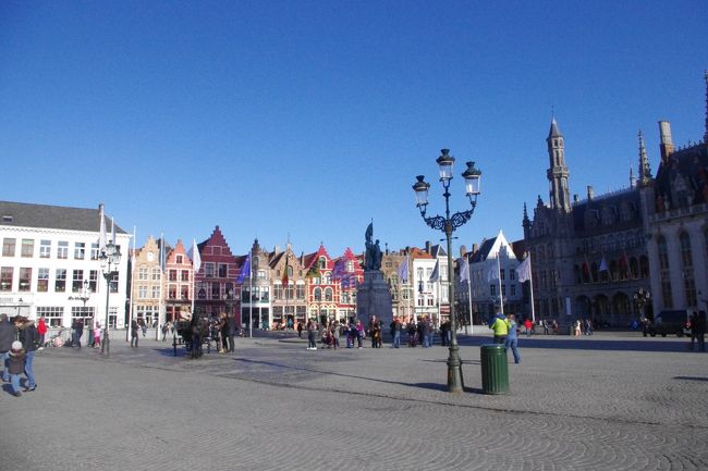 ブルージュの広場