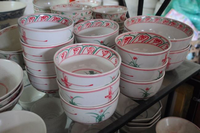 ベトナム料理屋さんてこういう食器使ってますよねー