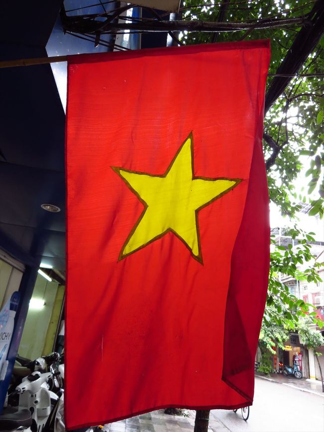 気が付けばもう4時。<br /><br />ホテルで空港タクシーを頼んでいたので、急いでタクシーでホテルに戻りました。<br /><br />明日はベトナム独立記念日ですが、航空券を予約した時はそんなことは全く知らなかったので、記念日前日に帰ります。