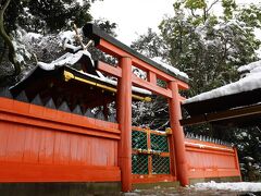 雪の若宮神社を見て引き返します。
ここから先は落木の片付けのため，業者さんが作業をしていたので。