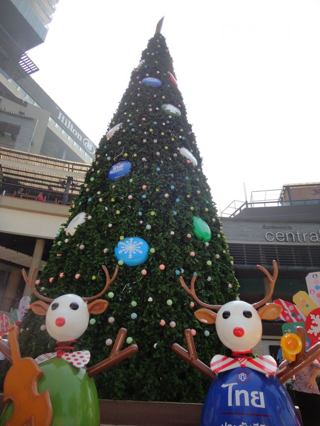 パタヤまでは2時間半くらいだったかな？<br />パタヤのバス乗り場に着いたら、ソンテウ(乗り合いバス)にギュウギュウに乗せられビーチへ向かいます(^^)<br />ホテルはビーチから遠くチェックインの時間までまだあったので、そのままお買い物をしにセントラルフェスティバルへ\(^o^)／