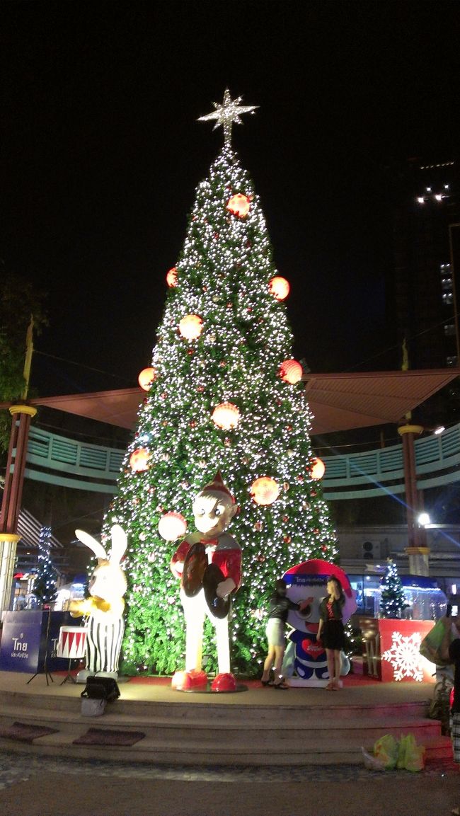 そのあとはビッグシーでお買い物o(^o^)o<br />帰りはまたしてもタクシーが捕まらず、ソンテウでホテルに戻りました(^o^;)<br />夜のソンテウはスピードもかなりあり、迫力がありました〜ヽ(￣▽￣)ノ