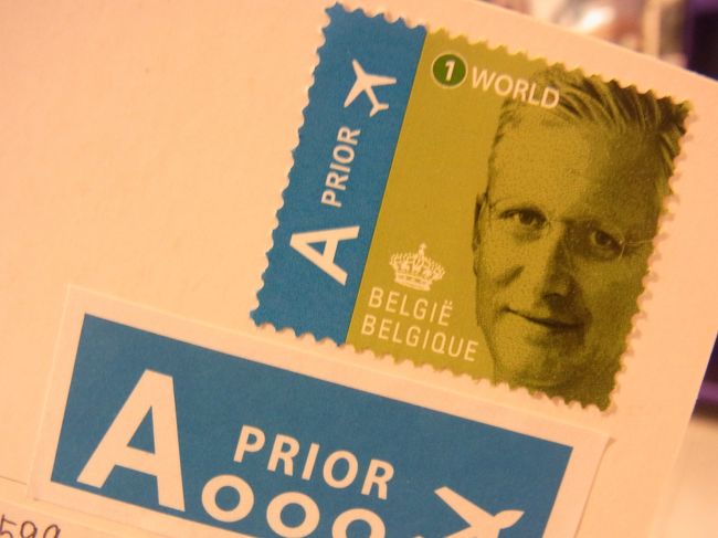 ブルージュの郵便局から日本にエアメールを出しましたが、３週間ほどかかってました。日本からドイツへの郵便も、この時期同じぐらいかかってました。