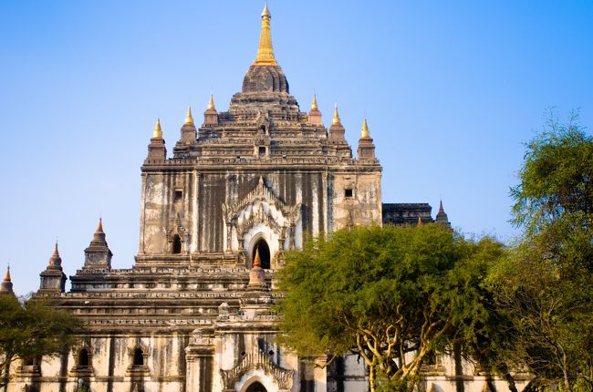 タビィニュ寺院・・だと思う。<br /><br />今回の旅では電動自転車でバガンをツーリングするのが楽しすぎて、あまり寺院巡りをせずに終わってしまった。