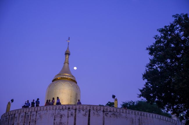 ということで太陽が無事に次の土地に行ったのを見届けてから船をおりる。<br /><br />続いては月の時間だな。