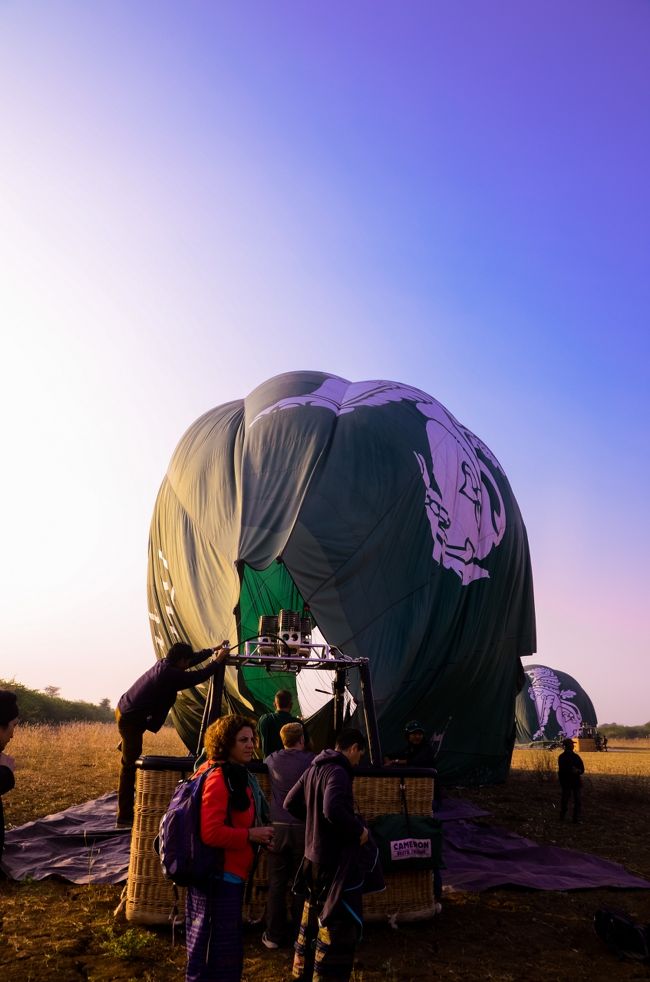 無事に気球は着陸。着陸時の衝撃もほとんどなくて、とても快適なフライトだった。<br /><br />乗り降りが少しだけ大変だが、これなら誰でも乗れるとは思う。