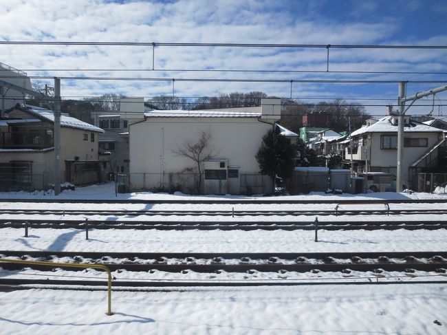 東京駅に向かう途中、電車の外の風景。