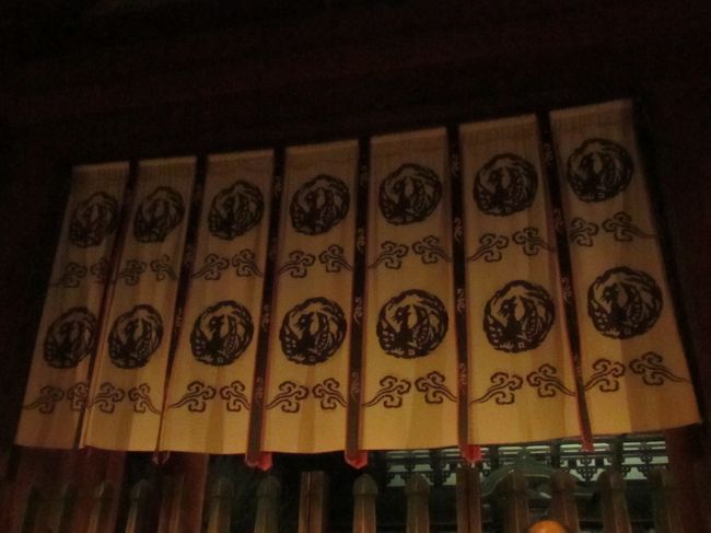 中門に懸かる幕の文様がひときわオシャレに見えました。<br />先人たちのセンスに敬服!<br />東大寺、やっぱり「しあわせ回廊」だ!