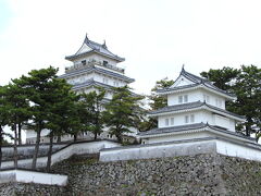 さて、次の電車の時間まで島原城を見に行ってみます。
白壁が美しいお城です。

☆島原城↓
http://shimabarajou.com/
