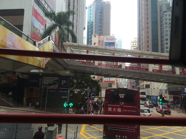 <br />　もちろん2階建てバス、1番前