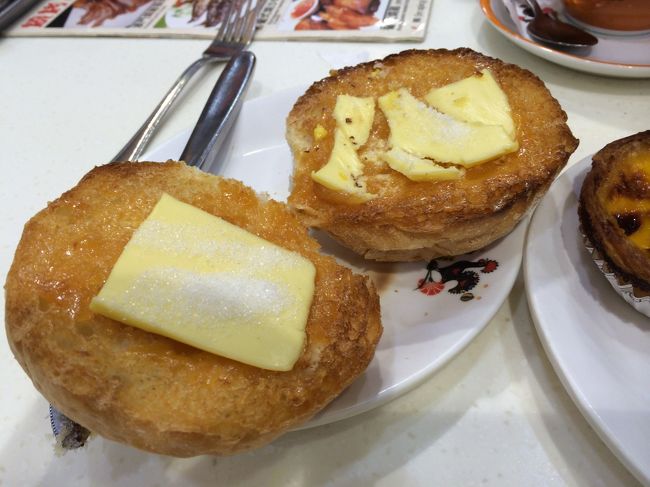 <br />　いつも混んでいる澳門なんとかってお店、美味しくて安くて<br /><br />　このパン、あまりの軽さに驚き、食事の後でも又いけました。