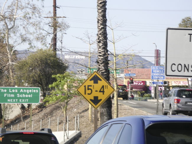 レンタカー、フォードのSUVを借りたのですがてっきり4WDと思っていましたがFFでした。砂漠とか走るつもりだったのにガックリ(-_-;)