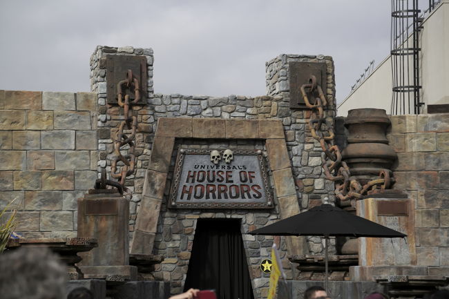 これ、かなり面白かったです。お化け屋敷のアメリカ版、息子２回行ってました（笑）とにかくわかっていても驚かされるんです。オススメです。