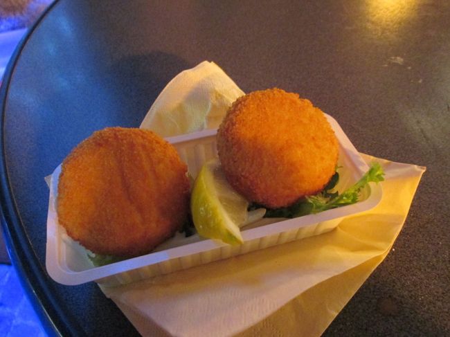 ビールは勿論ですが、シメイチーズのコロッケが食べられる！早速注文して立ち食いで食べてきました。熱々で美味しかったです！思ったより食べるとボリュームもありました。