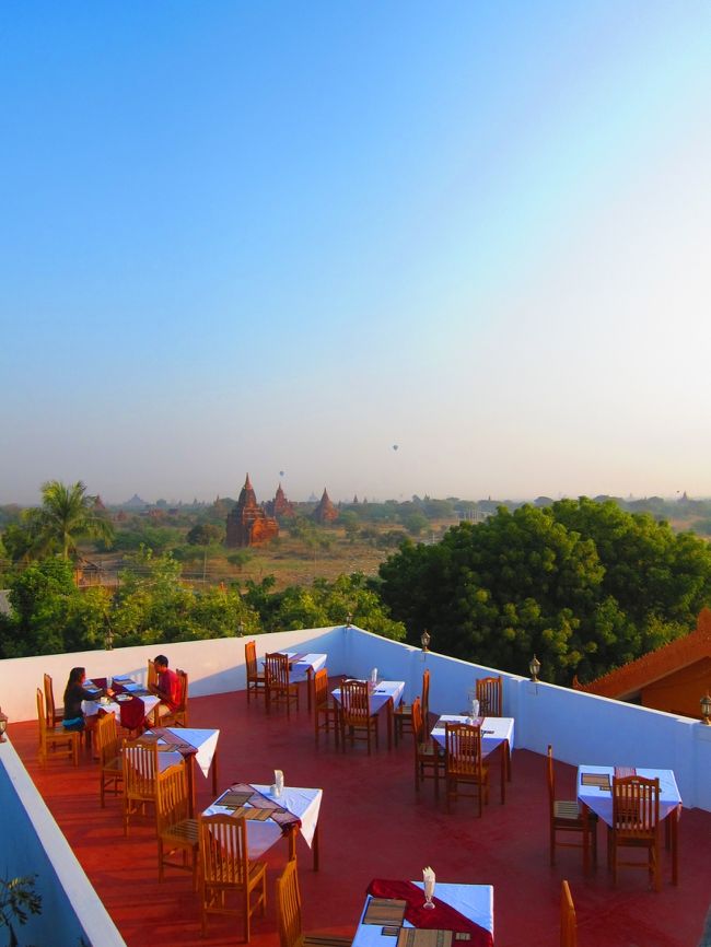 朝日もきれいだし、日が登りきってもきれいな朝食会場。