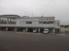 大島空港に到着。気温は低かったが雨は降っていなかった。