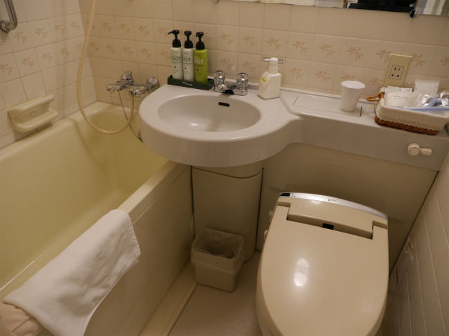 バス・トイレは普通。