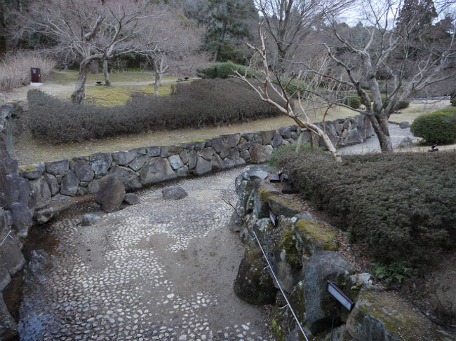 裏の方へもまわってみました。