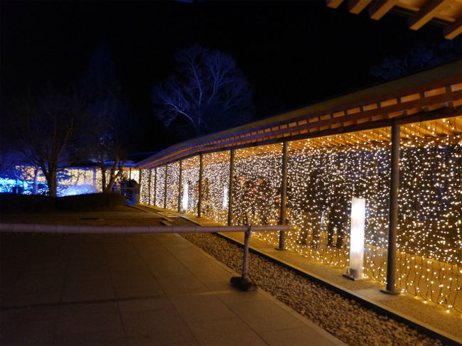 キラキラと輝く通路