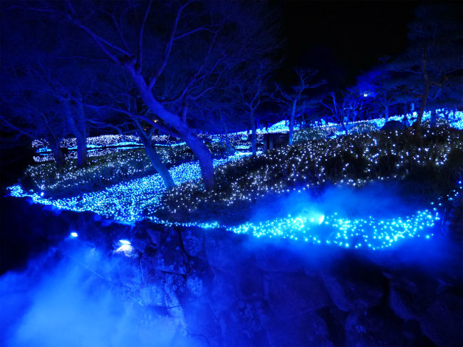 さっき霧(スモーク)が焚かれていたあたりです。