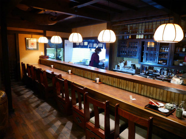 ご家族で経営をされているようで、とても家庭的なお店でした。<br />ひとりなので量を気にしないとならないのですが、「それだと多いです」「それならちょうど良いですよ」と丁寧に教えていただけました。