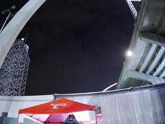 ここは、ブラジルが誇る建築家「オスカーニーマイヤー」設計の建築物です。


※
ニーマイヤーに関しては、以下を.....。

http://4travel.jp/travelogue/10792811