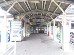 まずは太山寺へ。道後温泉駅から松山市駅に移動し、伊予鉄に乗って、高浜駅に来ました。ここから歩いて太山寺を目指します。