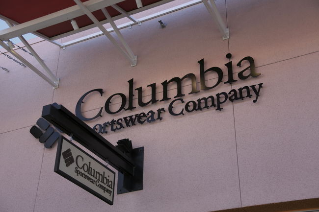 それからショッピングモールがダウンタウンの近くにあるのですが、ここは結構楽しめました。買い物好きにはおすすめです。<br />息子はここで靴を新調して、これから向かうブライスキャニオンやアンテロープに備えるのでした。