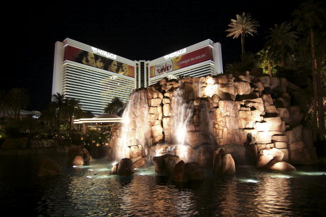 ミラージュ、一番安心して泊まれる中級クラスのホテルではないかと思います。おすすめのホテルを聞かれたらぼくはここを推薦します。過去に３回利用してるのがその理由です。