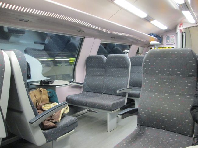 車内はガラガラでした。