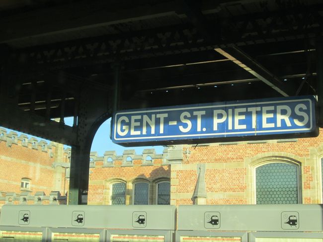 気候がいい時期ならもっとゆっくりしても良かったのかも。聖バーフ大聖堂と祭壇画の修復が終わる頃（いつでしょう？）また来てみたいなぁ。