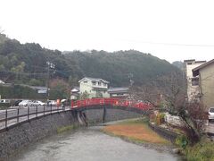 ２日目、朝食を済ませて玉造温泉街を散策。